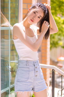 芳龄十六